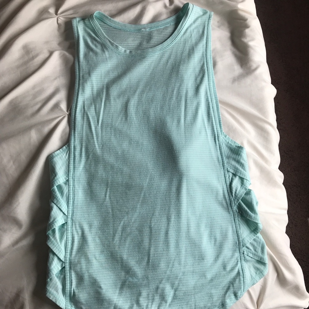 Var-city lululemon tank!